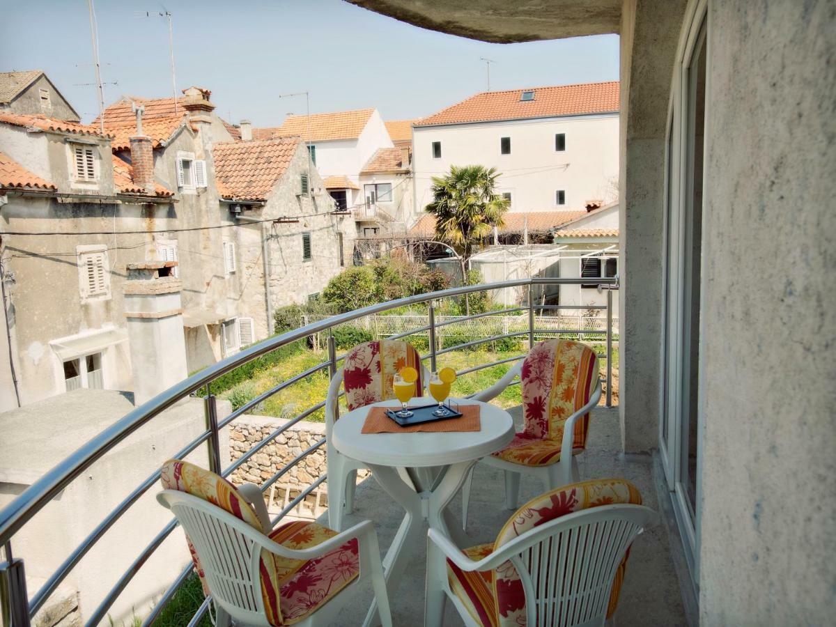 Apartmani Fortuna Zlarin Exterior foto